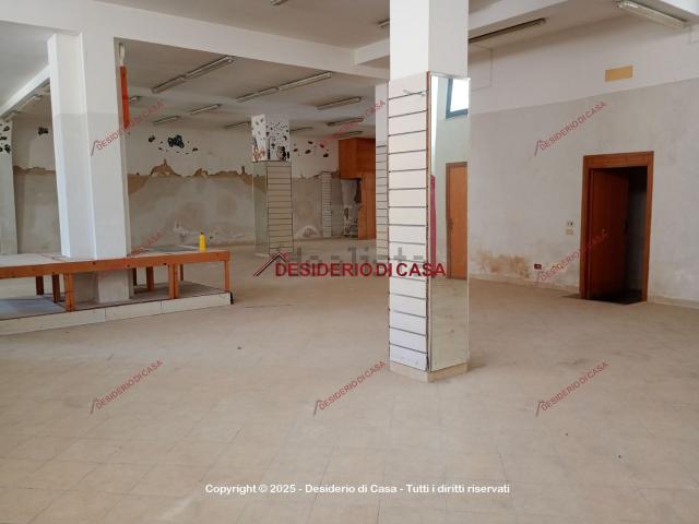 Locale Commerciale in vendita a Trapani, Sicilia