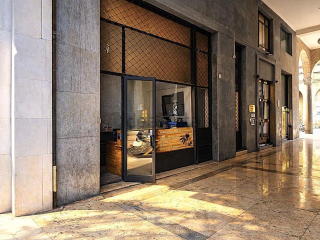 Locale Commerciale in vendita a Zona Centro, Brescia