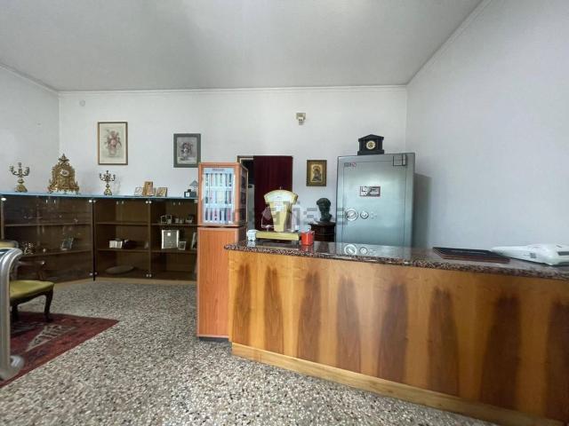 Locale Commerciale in vendita a Santa Lucia Di Piave, Veneto
