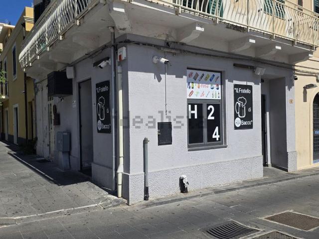 Locale Commerciale in vendita a Milazzo, Sicilia
