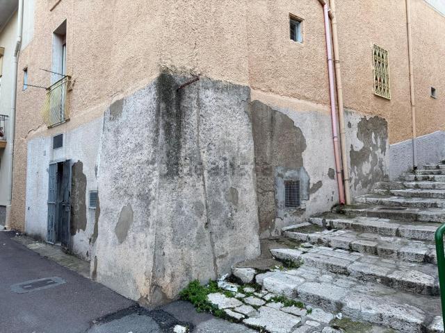 Locale Commerciale in vendita a Puglia, Taranto