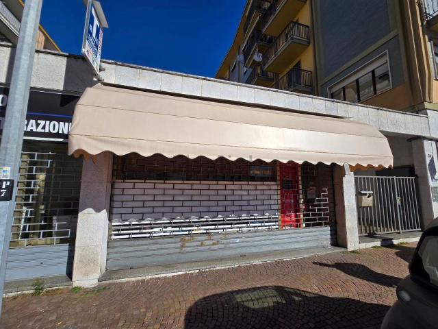 Locale Commerciale in vendita a Piazzo, Biella