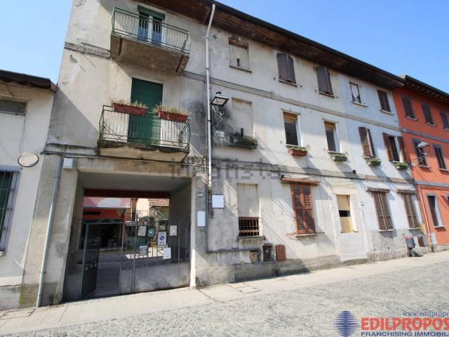 Locale Commerciale in vendita a Lazzate, Lombardia