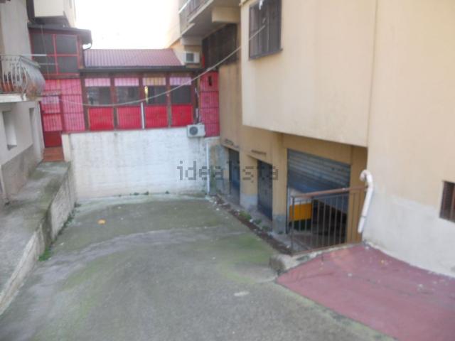 Locale Commerciale in vendita a Calabria, Catanzaro