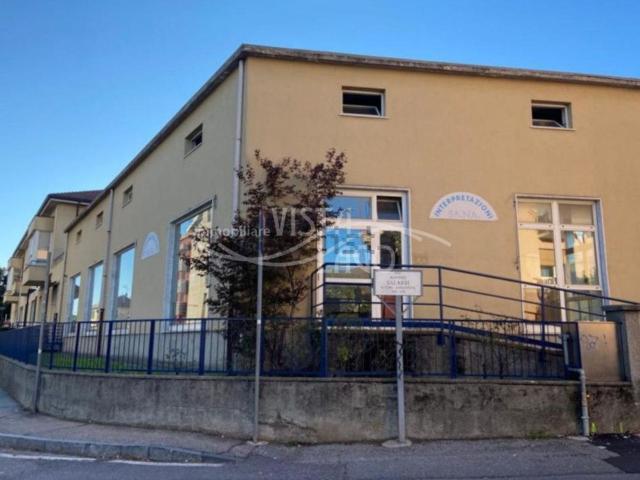 Locale Commerciale in vendita a Camerlata, Como