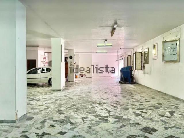 Locale Commerciale in vendita a Puglia, Brindisi