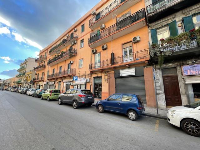 Locale Commerciale in vendita a Gazzi, Messina