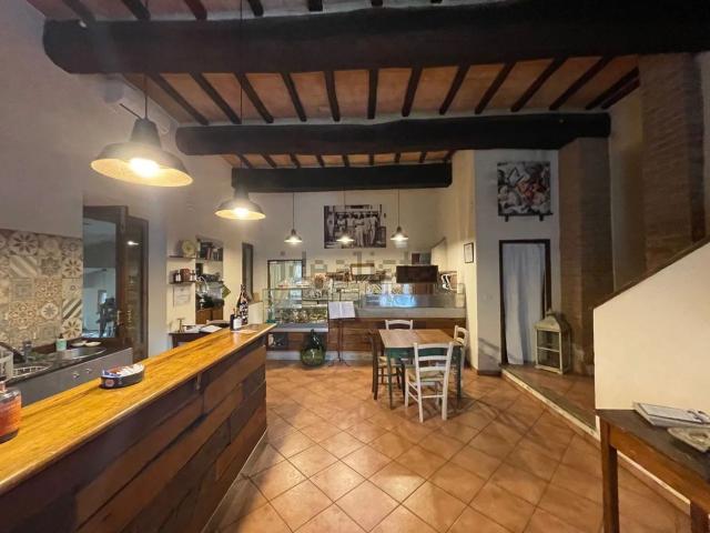 Locale Commerciale in vendita a Brenna, Sovicille