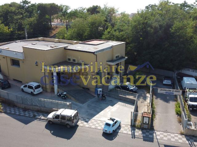 Locale Commerciale in vendita a Calabria, Cosenza
