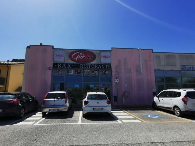 Locale Commerciale in vendita a Valdaso, Marche
