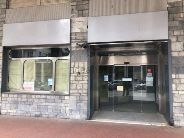 Locale Commerciale in vendita a Cuneo Nuova, Piemonte