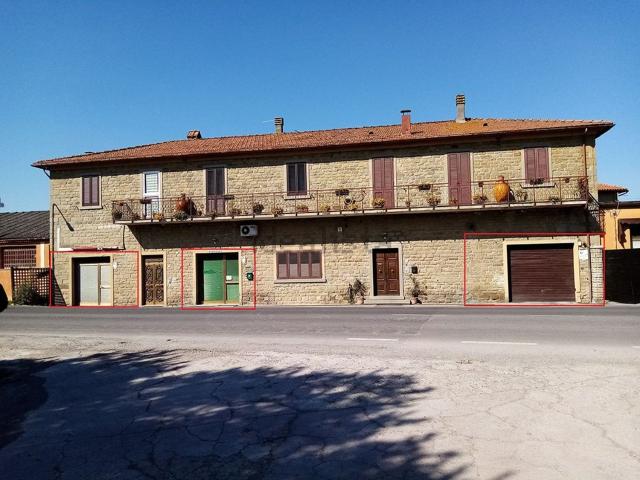 Locale Commerciale in vendita a Castiglion Fiorentino, Toscana