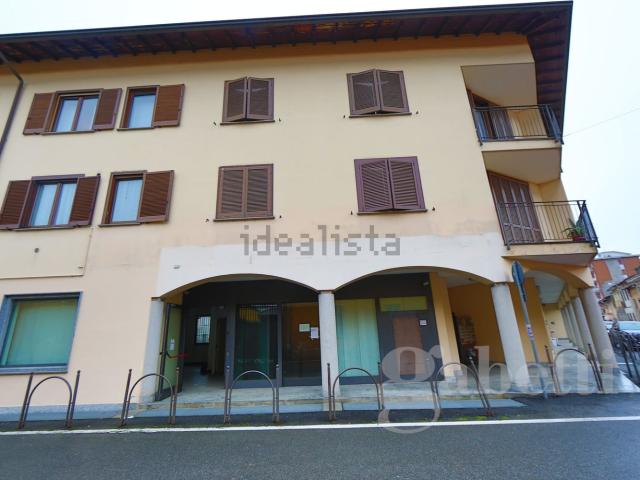 Locale Commerciale in vendita a Lonate Pozzolo, Lombardia