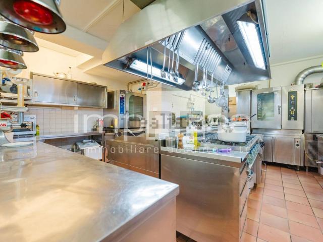 Locale Commerciale in vendita a Borgo Capretta, Cison di Valmarino