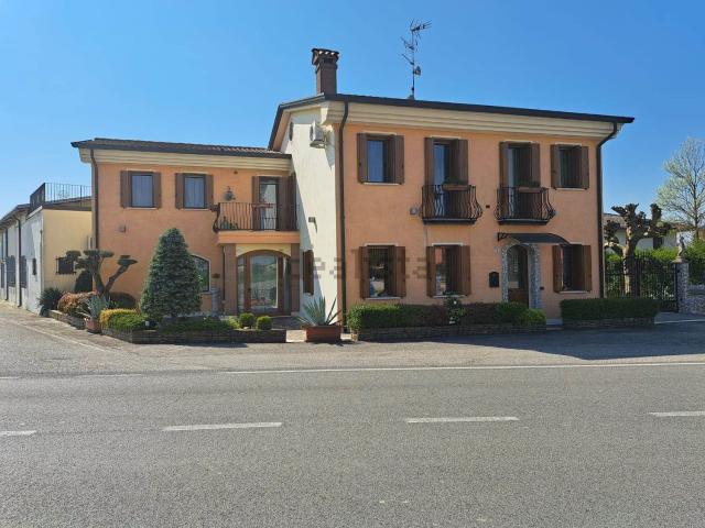 Locale Commerciale in vendita a Castagnaro, Veneto