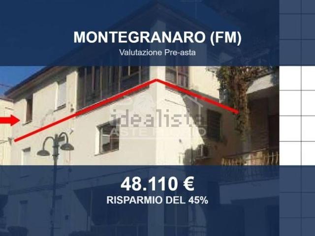 Locale Commerciale in vendita a Montegranaro, Fermo