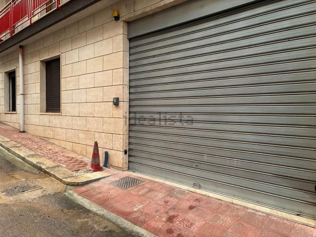 Locale Commerciale in vendita a Puglia, Brindisi