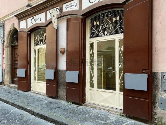 Locale Commerciale in vendita a Gaeta Medievale, Gaeta
