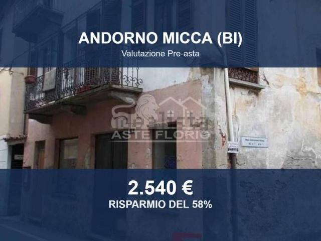 Locale Commerciale in vendita a Locato Inferiore, Piemonte