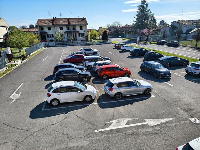 Locale Commerciale in vendita a Martinengo, Lombardia