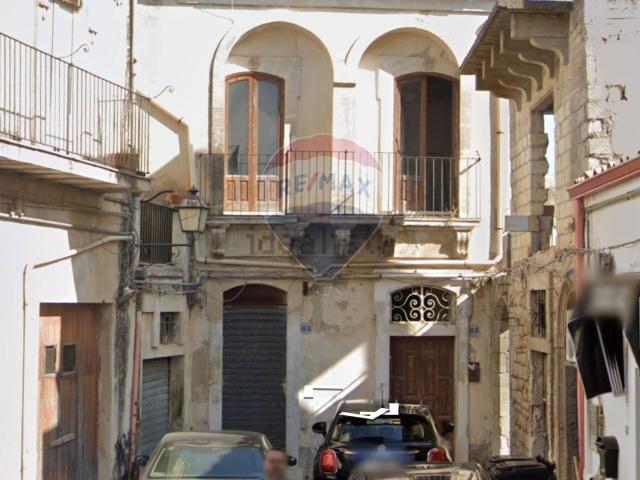 Locale Commerciale in vendita a Modica Alta, Marina Di Modica