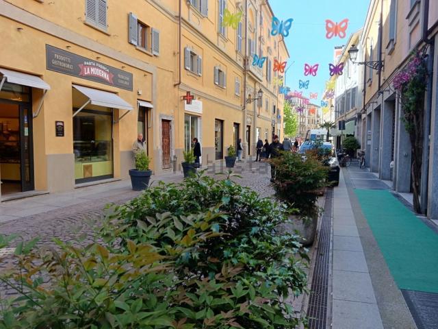 Locale Commerciale in vendita a Piemonte, Alessandria