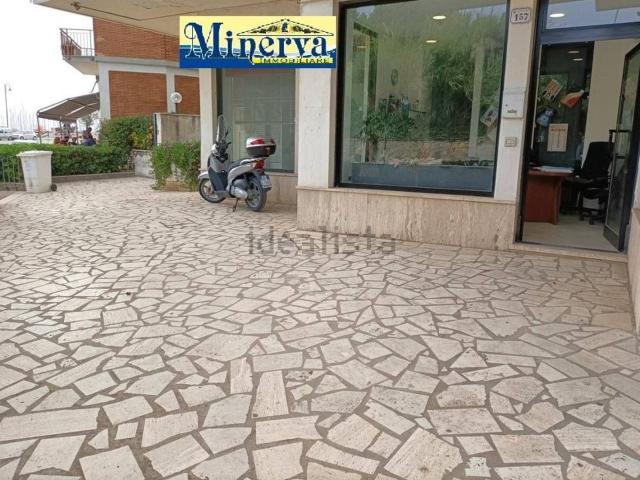 Locale Commerciale in vendita a Borgo Medievale, Roma Capitale