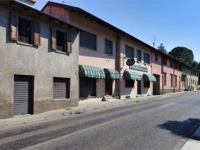 Locale Commerciale in vendita a Cassina Rizzardi, Lombardia