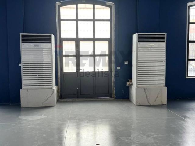 Locale Commerciale in vendita a Regina Pacis, Monza