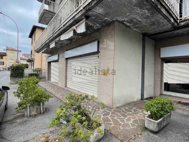 Locale Commerciale in vendita a Bergamo, Lombardia