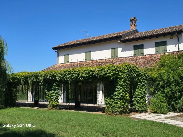 Locale Commerciale in vendita a Sergnano, Lombardia