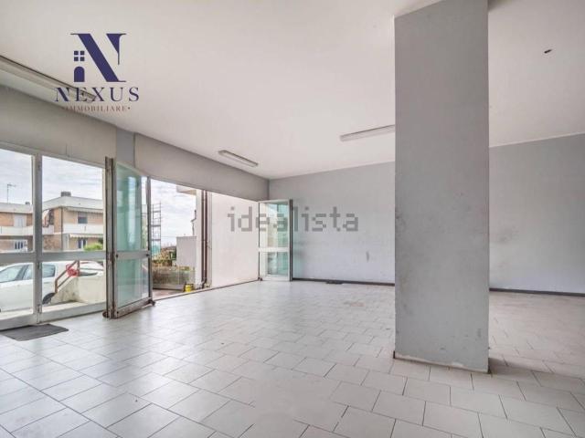 Locale Commerciale in vendita a Gimarra, Marche