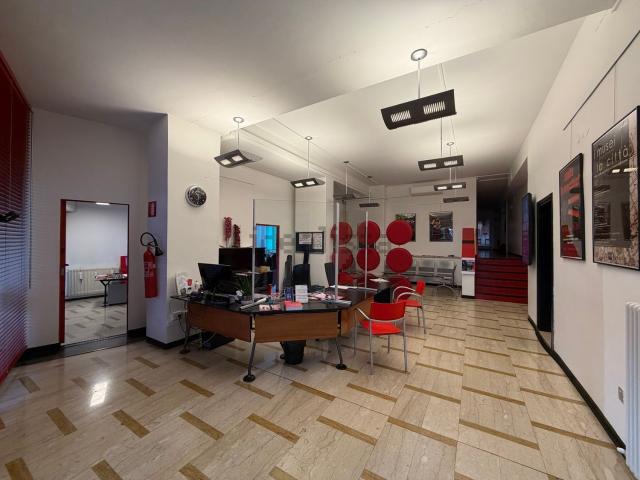 Locale Commerciale in vendita a Gries-San Quirino - Gries-Quirein, Bolzano - Bozen