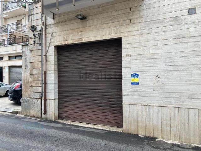 Locale Commerciale in vendita a Puglia, Brindisi