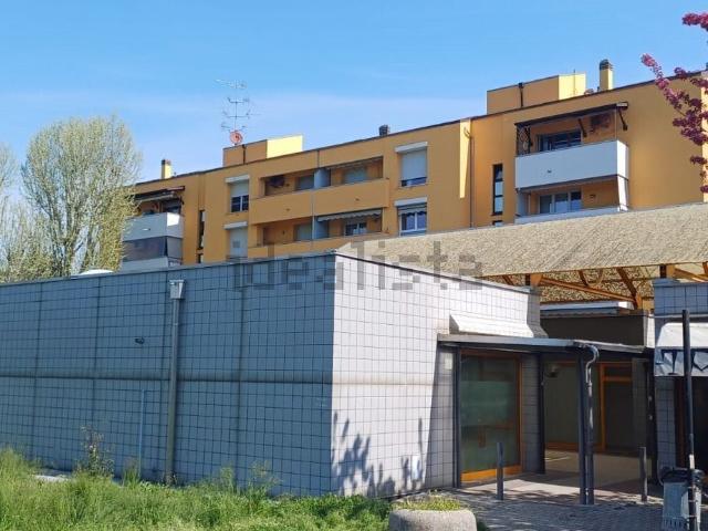 Locale Commerciale in vendita a Unione dei comuni Valli del Reno, Lavino e Samoggia, Zola Predosa