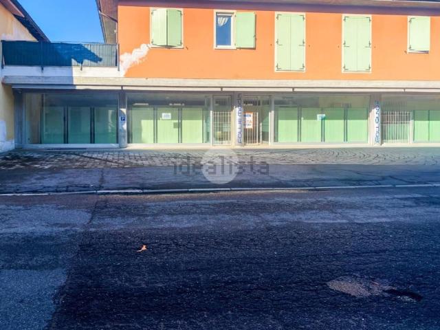 Locale Commerciale in vendita a Mairano, Lombardia