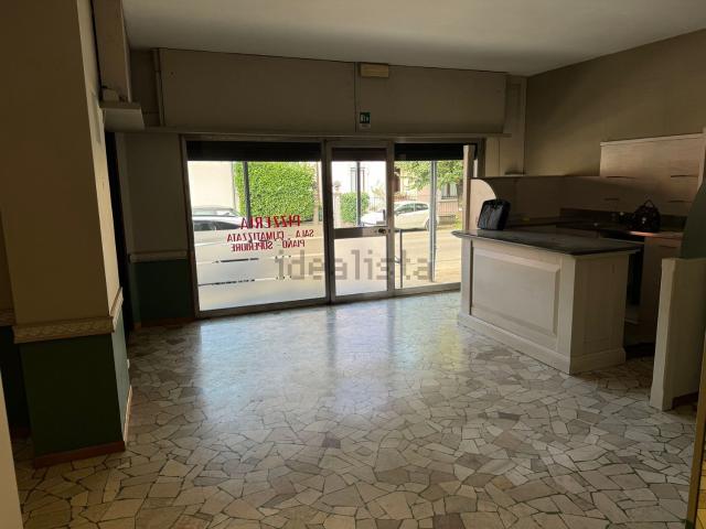 Locale Commerciale in vendita a Comunità Montana Valli del Verbano, Gavirate