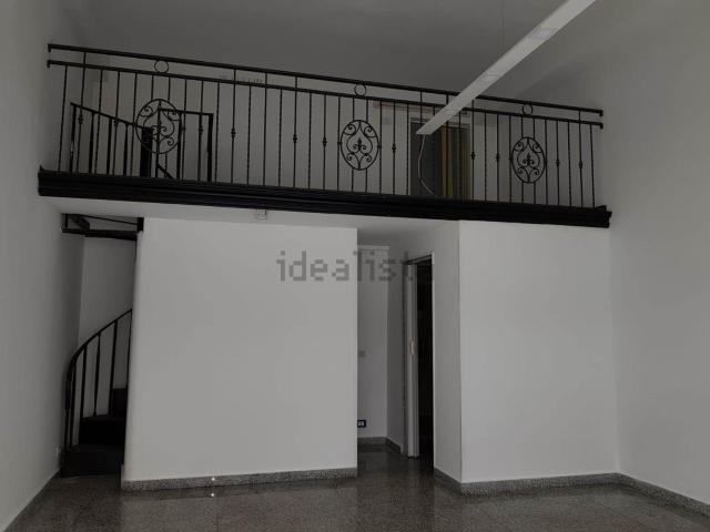 Locale Commerciale in vendita a Puglia, Taranto