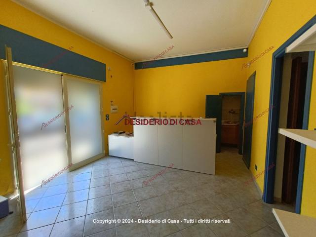 Locale Commerciale in vendita a Villabate, Sicilia
