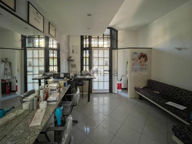 Locale Commerciale in vendita a San Maurizio, Vimercate