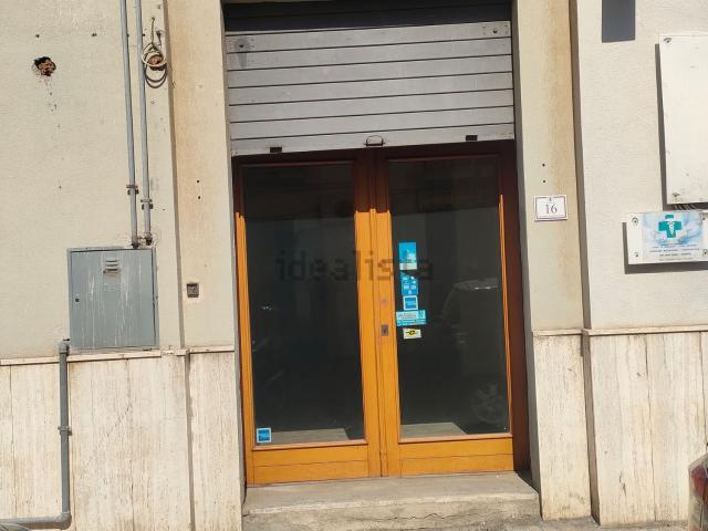 Locale Commerciale in vendita a Calabria, Reggio Calabria