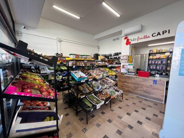 Locale Commerciale in vendita a Montechiarugolo, Reggio Emilia