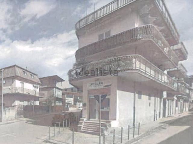 Locale Commerciale in vendita a Calabria, Reggio Calabria