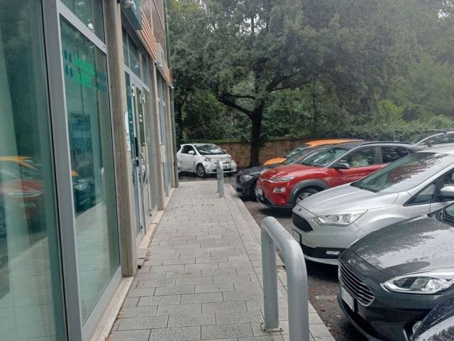 Locale Commerciale in vendita a San Biagio, Ravenna