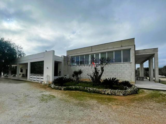 Locale Commerciale in vendita a Puglia, Brindisi
