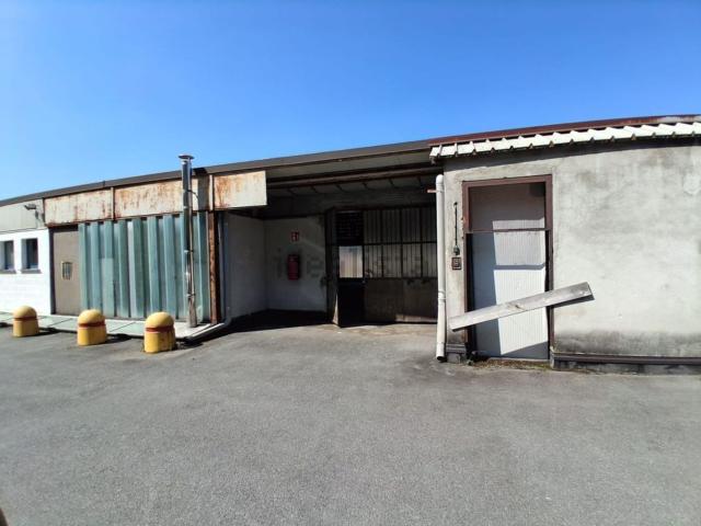 Locale Commerciale in vendita a Bagnella, Omegna