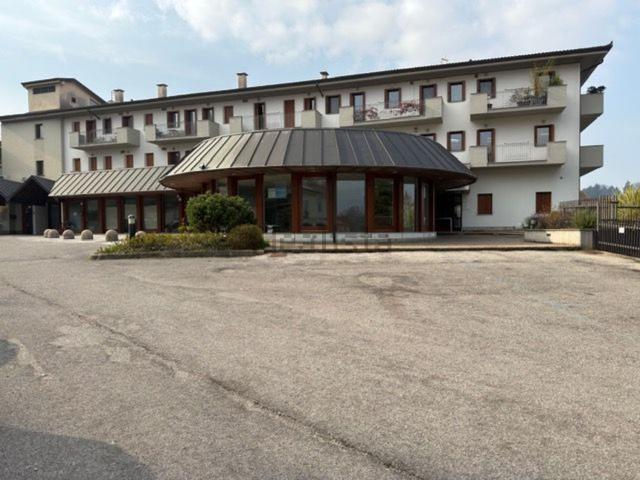 Locale Commerciale in vendita a Tricesimo, Friuli-Venezia Giulia
