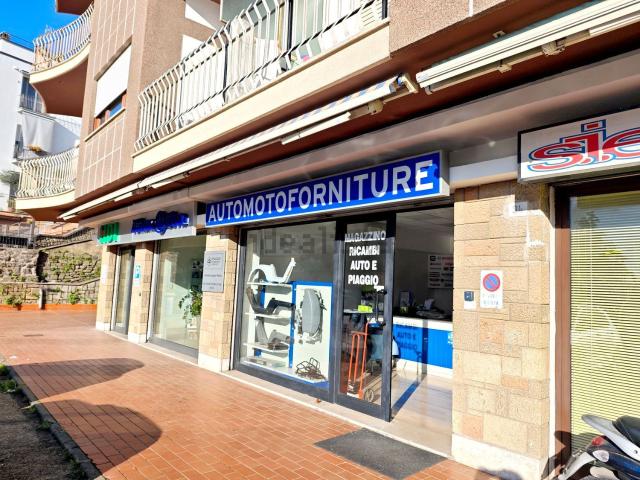 Locale Commerciale in vendita a Murialdo, Viterbo