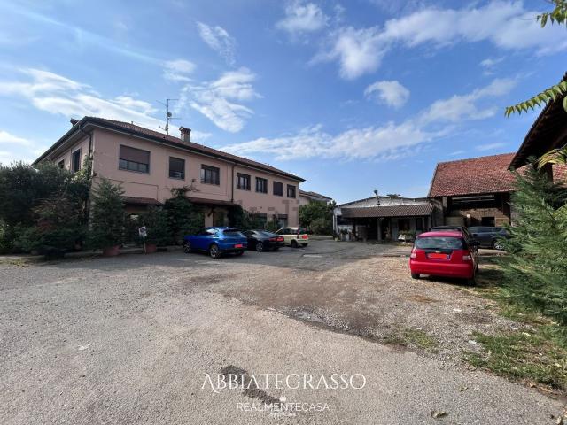 Locale Commerciale in vendita a Cascina Baraggia Donati, Abbiategrasso