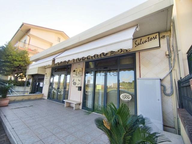 Locale Commerciale in vendita a Villa Rosa, Martinsicuro